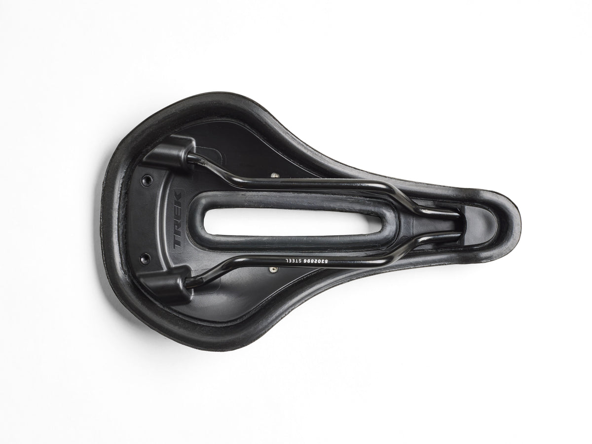 Trek Verse satula 145mm musta